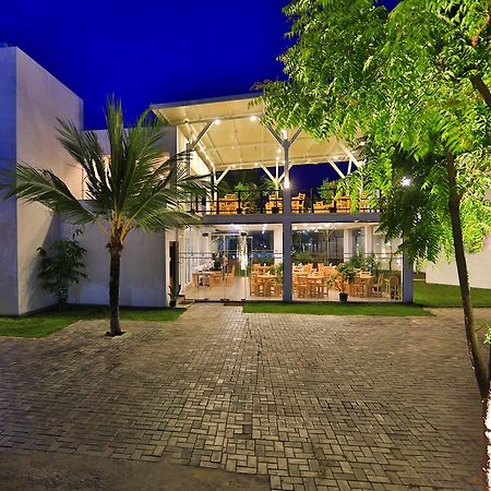 Arugambay Roccos Hotel Arugam Bay Exterior photo