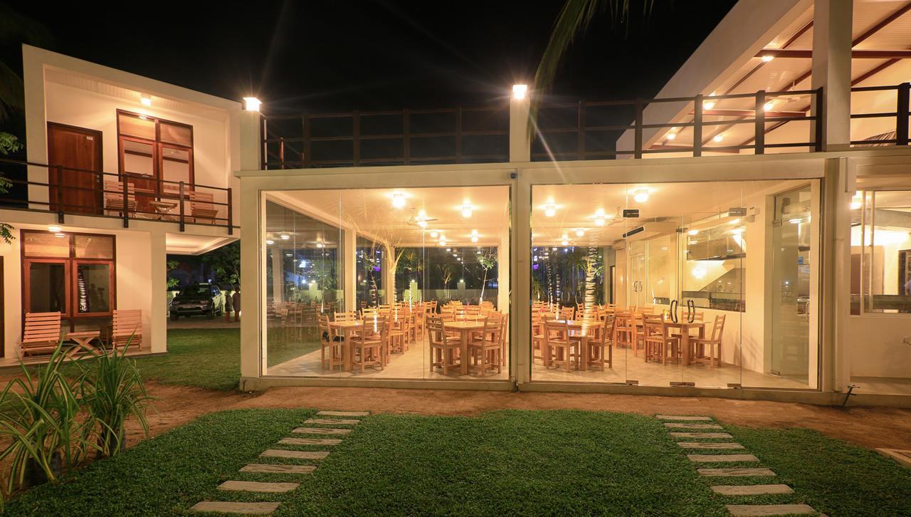 Arugambay Roccos Hotel Arugam Bay Exterior photo