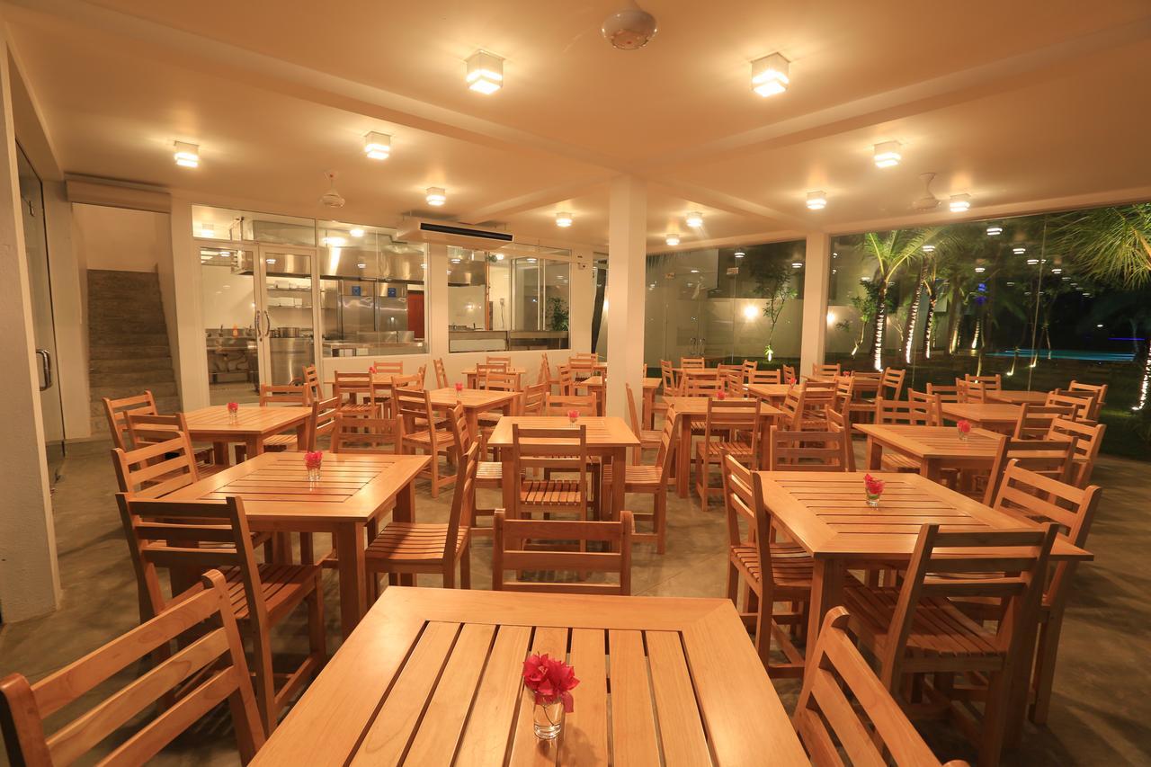 Arugambay Roccos Hotel Arugam Bay Exterior photo